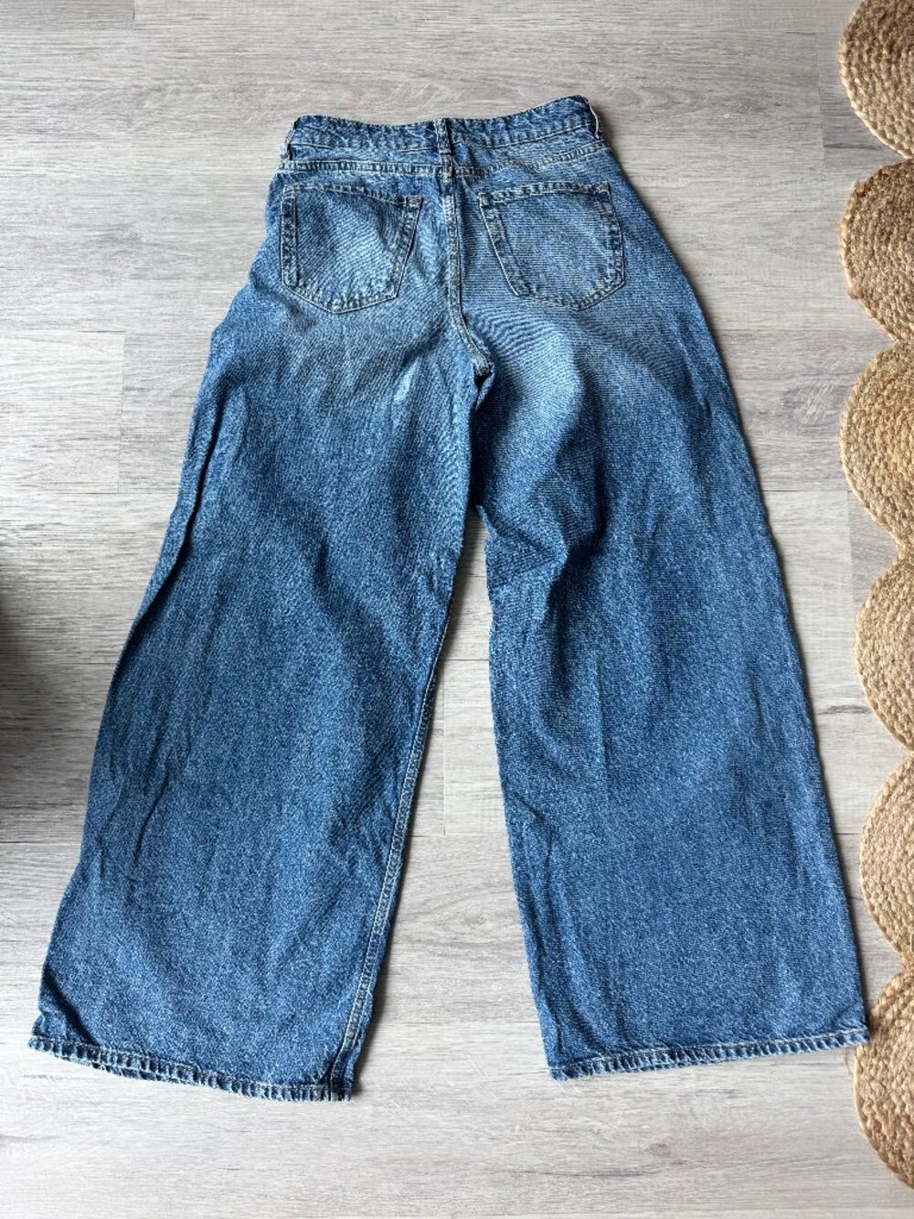 Zara TRF Wide Leg Mid-High Rise Jeans Size 2 Medium Blue Wash Baggy Denim - Picture 8 of 16